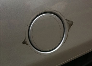 Bad Example of REMOVING TRIM PARTS